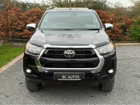 2022 Toyota Hilux - thumbnail 8