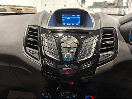 2017 Ford Fiesta - thumbnail 10