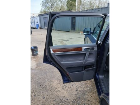 2005 Volkswagen Touareg - photo 2