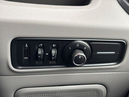 2024 Maxus Deliver 9 9 LUXURY LH P/V €22,000 thumbnail