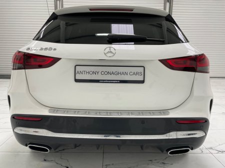 2023 Mercedes-Benz GLA Class  €32,995 thumbnail