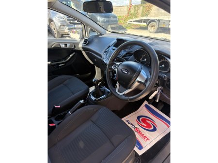 2016 Ford Fiesta - thumbnail 4