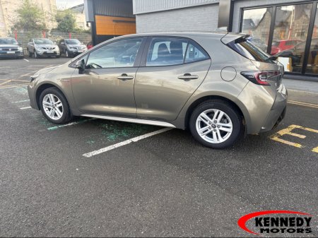 2019 Toyota Corolla - thumbnail 2