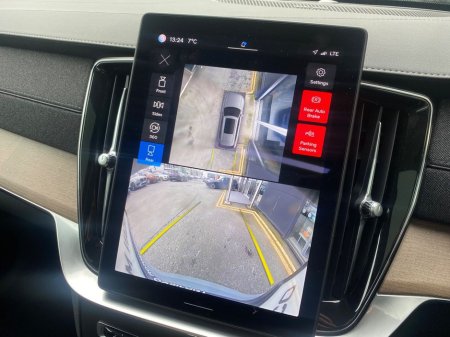 2025 Volvo XC90 T8 Dark Plus AWD Auto (PHEV) €78,900 thumbnail