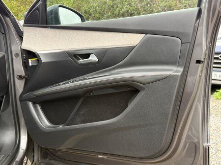 2021 Peugeot 3008 - thumbnail 16