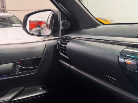 2023 Toyota Hilux - thumbnail 19