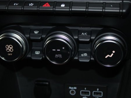 2021 Renault Captur E-tech P S Edition E-tech Plug-in Hybri €19,499 thumbnail