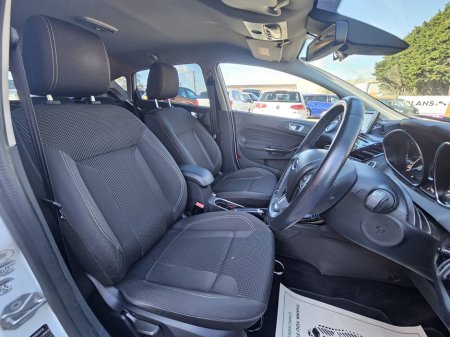 2016 Ford Fiesta - thumbnail 17