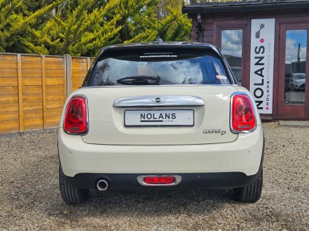 2017 MINI Hatch - view 4