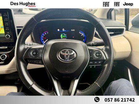 2020 Toyota Corolla Hybrid Luna-Sport Saloon €22,450 thumbnail