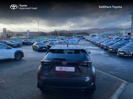 2022 Toyota Yaris Cross - view 4