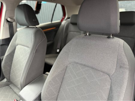 2022 Volkswagen Golf ACTIVE - 2.0L DIESEL - AUTO - 12M WARRANTY - CAR: €27,950 thumbnail