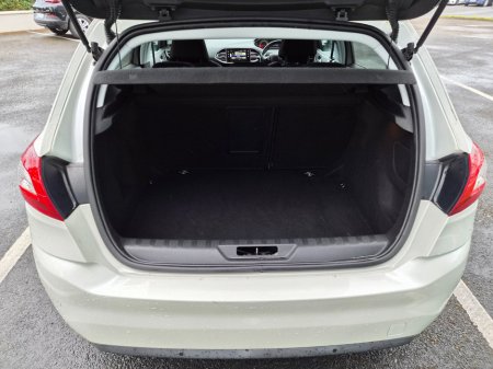 2015 Peugeot 308 - thumbnail 4