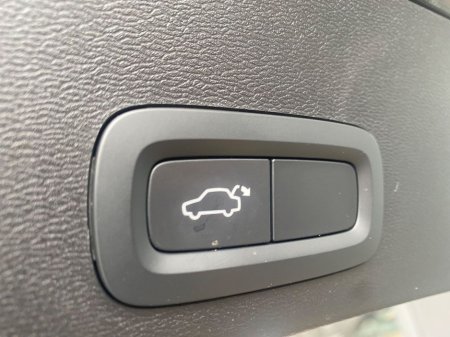 2023 Volvo XC40 - thumbnail 12