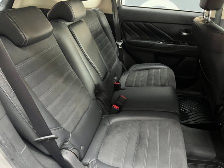 2019 Mitsubishi Outlander - thumbnail 17