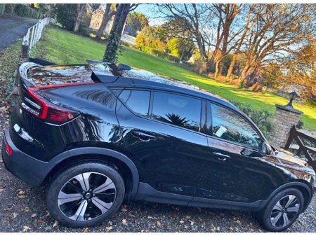 2022 Volvo C40 C40 EV ReCharge Plus - R Design Pack