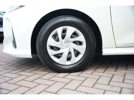 2020 Toyota Yaris - thumbnail 24