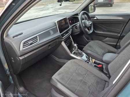 2023 Volkswagen T-Roc - thumbnail 17