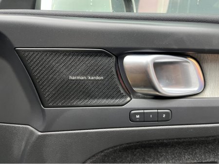 2022 Volvo XC40 €35950! 2022 VOLVO XC40 T5 RECHARGE PLUG-IN HYBRID 1.5 AUTOMATIC / CRUISE CONTROL / ELECTRIC MEMORY & HEATED SEATS / REAR HEATED SEATS / 360° PARKING CAMERA / APPLE CARPLAY / PANORAMIC SUNROOF €35,950 thumbnail