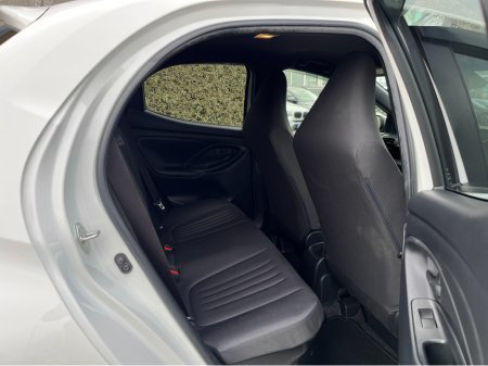 2020 Toyota Yaris - thumbnail 9