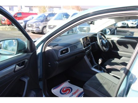 2024 Volkswagen T-Roc 1.0 TSI 110HP Style €29,950 thumbnail