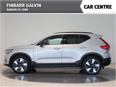 2025 Volvo XC40 - view 3