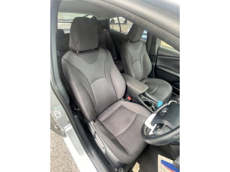 2016 Toyota Prius - thumbnail 14