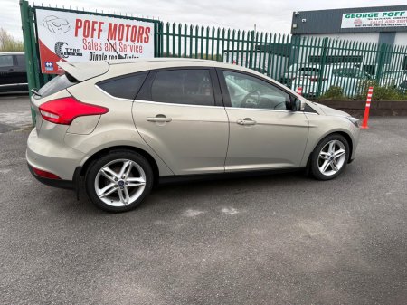 2018 Ford Focus - thumbnail 3