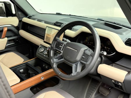 2024 Land Rover Defender - thumbnail 10