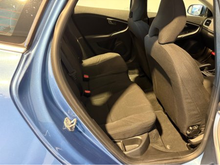 2015 Volvo V40 LOW KMS - AUTO - NEW NCT - REVERSE CAMERA €10,950 thumbnail