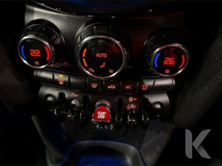 2017 MINI Cooper 1.5 AUTOMATIC - BLUE 2 TONE - FACTORY ALLOY WHEELS - REAR CAMERA €14,950 thumbnail