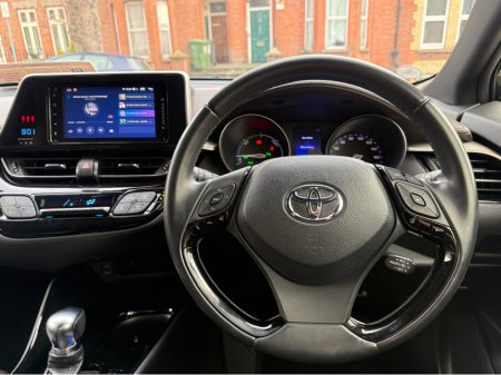 2017 Toyota C-HR - thumbnail 14