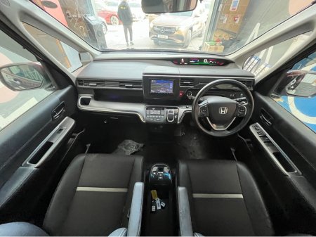 2017 Honda Stepwagon - thumbnail 16