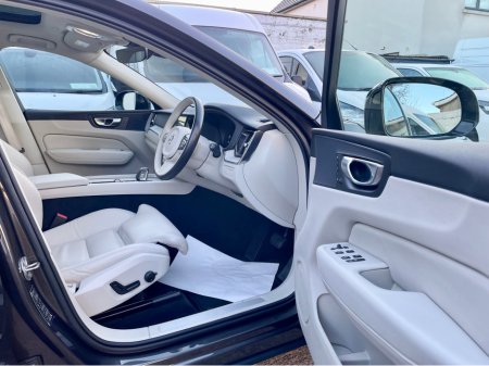 2023 Volvo XC60 - thumbnail 6