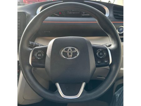 2016 Toyota Sienta 1.5 Petrol Hybrid Petrol 7 Seater Fresh Import €12,995 thumbnail