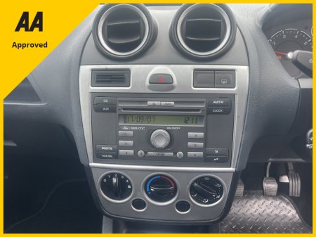 2008 Ford Fiesta - thumbnail 2