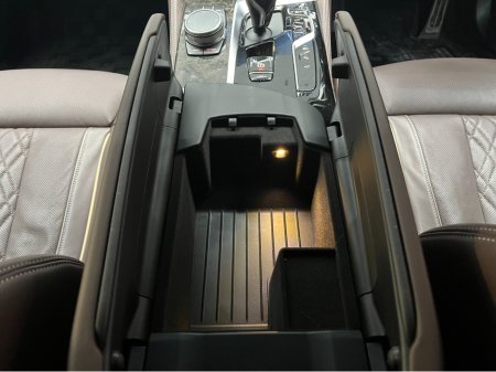 2020 BMW 5 Series - thumbnail 24