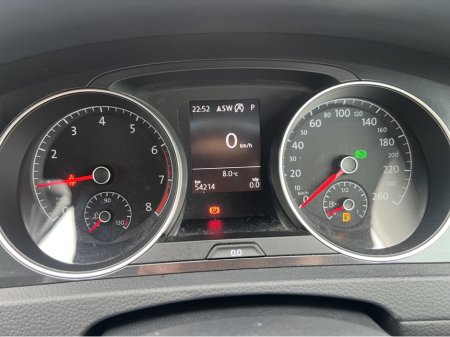 2018 Volkswagen Golf 2018 Volkswagen Golf 1.2 TSI Automatic €17,950 thumbnail