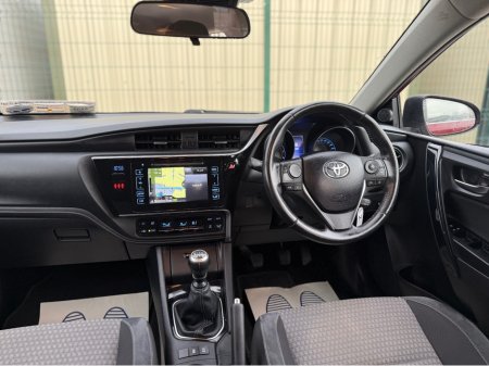 2018 Toyota Auris 1.2 D-4T LUNA SPORT 4DR €14,950 thumbnail