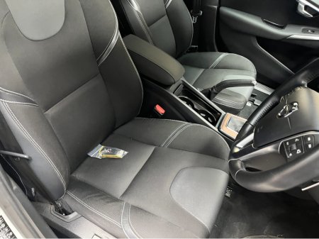 2017 Volvo V40 - thumbnail 10