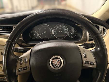 2010 Jaguar X-Type - thumbnail 6