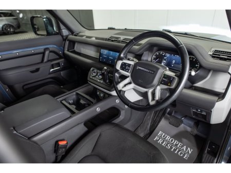 2022 Land Rover Defender 3.0 D300 110 AUTO 4WD €56,911 thumbnail