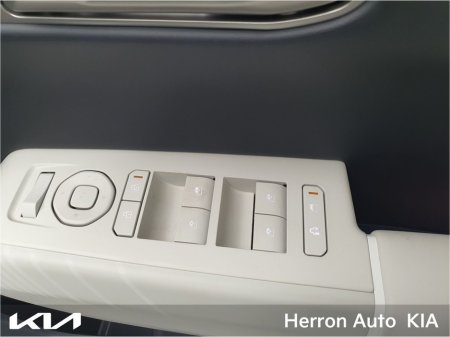 2026 Kia EV4  thumbnail