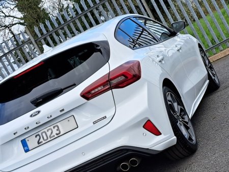 2023 Ford Focus - thumbnail 11