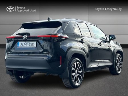 2024 Toyota Yaris Cross - thumbnail 2