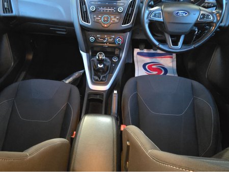 2015 Ford Focus 1.6 TDCI ZETEC €13,995 thumbnail