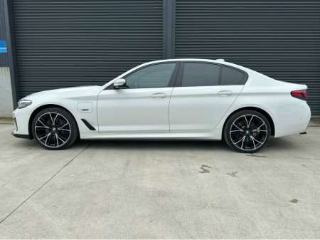 2022 BMW 5 Series - thumbnail 4