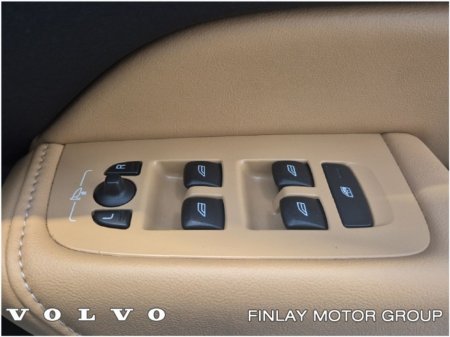 2022 Volvo XC60 B4 MHEV DSL (197hp) Inscription AWD €45,950 thumbnail