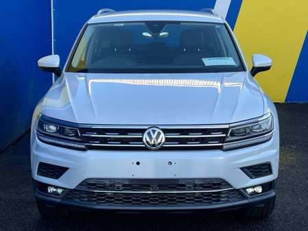2018 Volkswagen Tiguan HIGHLINE 2.0 TDI 4MOTION // LEATHER HEATED SEATS // DIGITAL CLUSTER //360 SURROUND PARKING CAMERAS €26,900 thumbnail