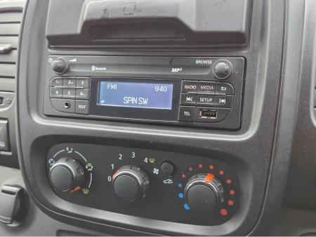 2018 Nissan NV300 - thumbnail 14